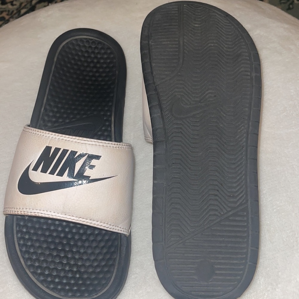 Nike Slides - Picture 3 of 3